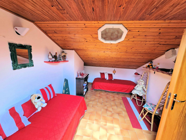 Appartamento al piano primo ed ultimo con giardino privato in vendita a Abetone Cutigliano
