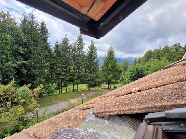 Appartamento al piano primo ed ultimo con giardino privato in vendita a Abetone Cutigliano