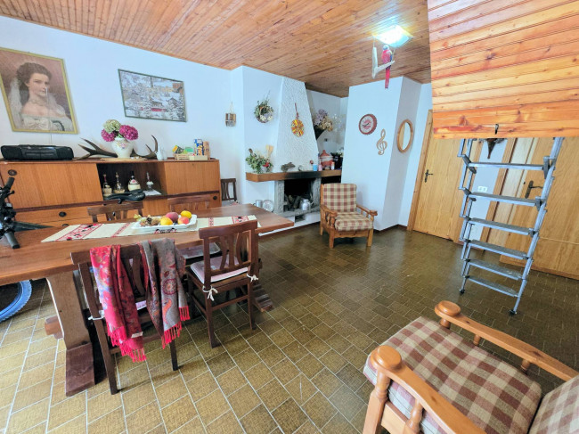 Appartamento al piano primo ed ultimo con giardino privato in vendita a Abetone Cutigliano