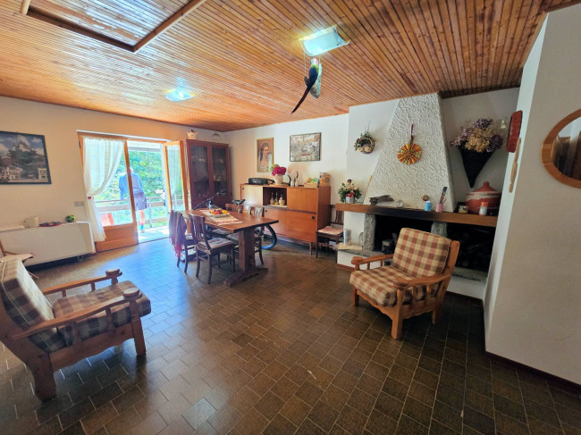 Appartamento al piano primo ed ultimo con giardino privato in vendita a Abetone Cutigliano