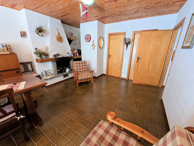 Appartamento al piano primo ed ultimo con giardino privato in vendita a Abetone Cutigliano