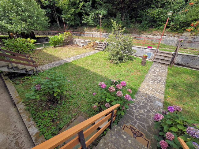 Appartamento al piano primo ed ultimo con giardino privato in vendita a Abetone Cutigliano