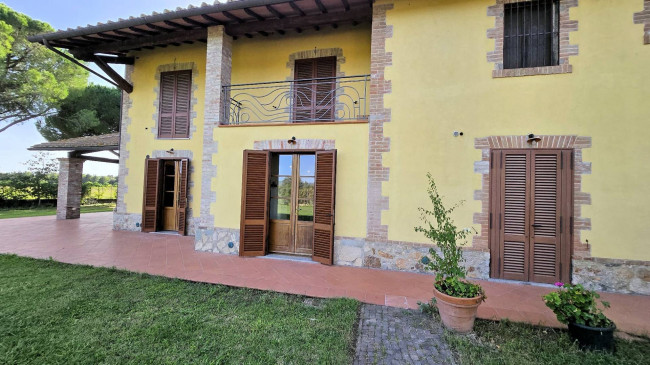 Porzione terratetto di rustico Toscano ristrutturato con giardino in vendita a Grosseto