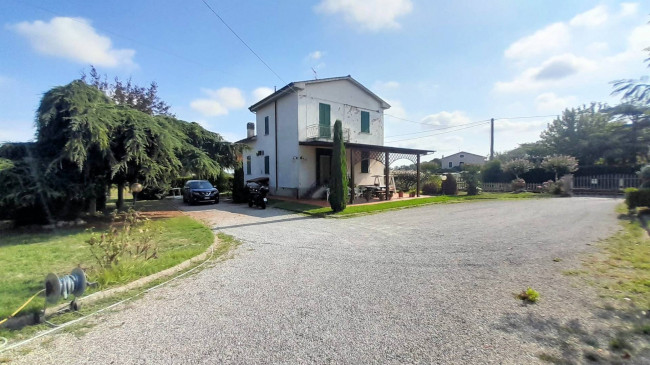 Villetta unifamiliare con giardino in vendita a Castelfranco di Sotto