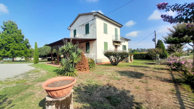 Villetta unifamiliare con giardino in vendita a Castelfranco di Sotto