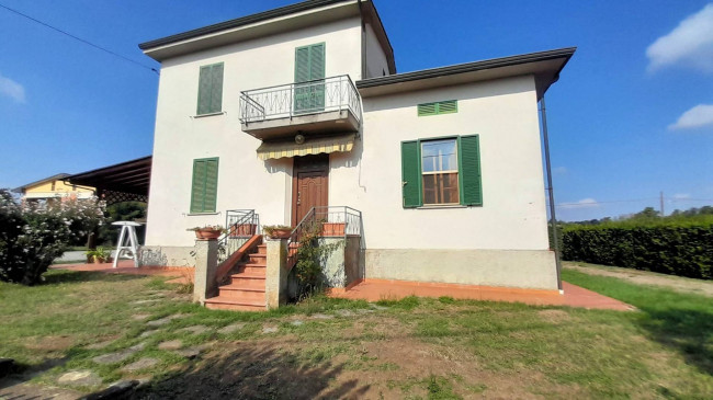 Villetta unifamiliare con giardino in vendita a Castelfranco di Sotto