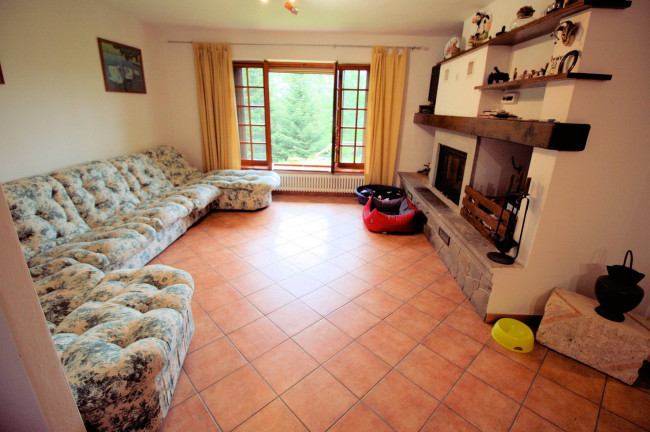 Appartamento al piano terra con giardino esclusivo e vista panoramica in vendita a Abetone Cutigliano
