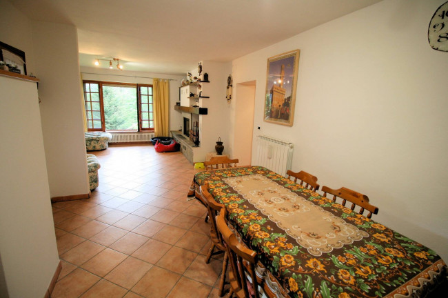 Appartamento al piano terra con giardino esclusivo e vista panoramica in vendita a Abetone Cutigliano