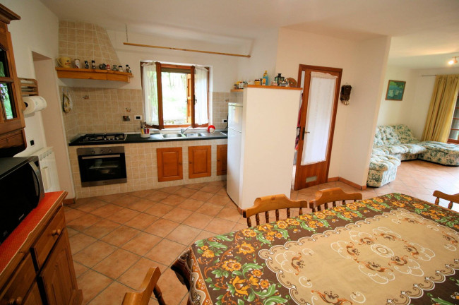 Appartamento al piano terra con giardino esclusivo e vista panoramica in vendita a Abetone Cutigliano