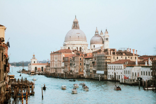 Proponiamo la vendita di Alberghi Hotel di varie metrature a Venezia in vendita a Venezia