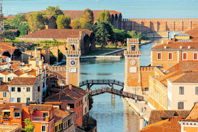 Proponiamo la vendita di Alberghi Hotel di varie metrature a Venezia in vendita a Venezia