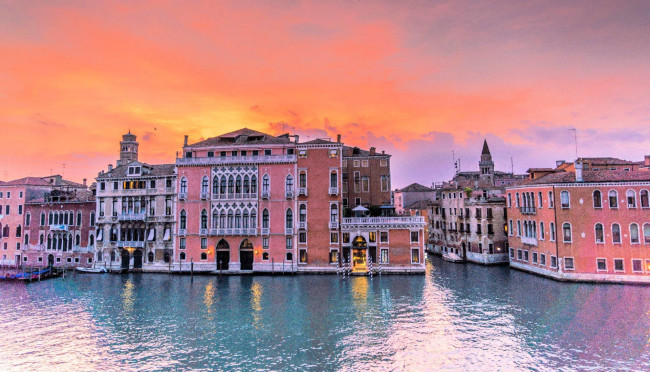 Proponiamo la vendita di Alberghi Hotel di varie metrature a Venezia in vendita a Venezia