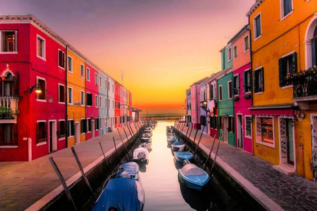 Proponiamo la vendita di Alberghi Hotel di varie metrature a Venezia in vendita a Venezia