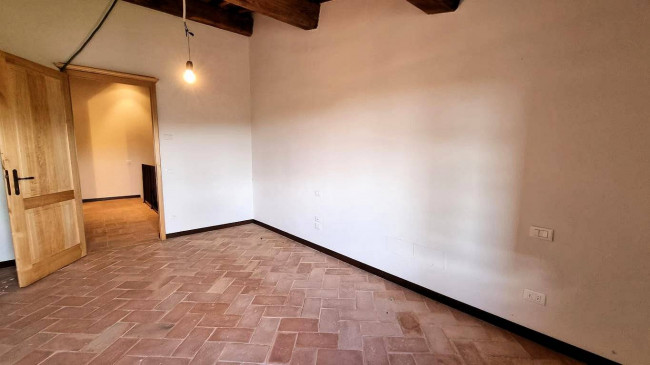 Appartamento in antico borgo ristrutturato con piscina in vendita a Volterra