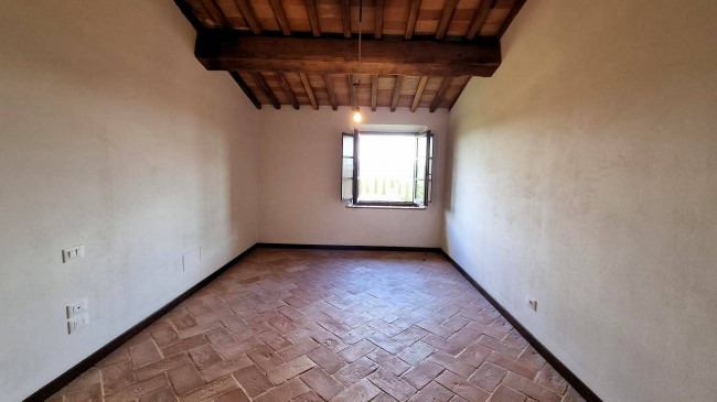 Appartamento in antico borgo ristrutturato con piscina in vendita a Volterra