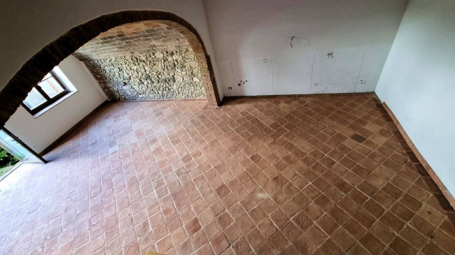 Appartamento in antico borgo ristrutturato con piscina in vendita a Volterra