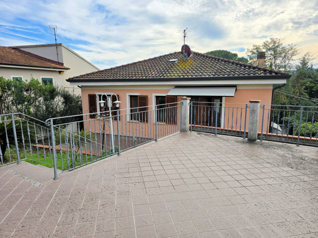 Villetta libera su quattro lati con giardino in vendita a Montopoli in Val d'Arno