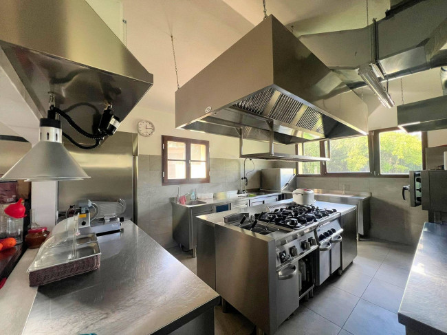 Prestigiosa azienda agricola con agriturismo e terreni in vendita a Massa Marittima