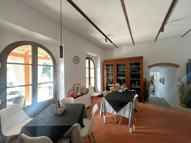Prestigiosa azienda agricola con agriturismo e terreni in vendita a Massa Marittima