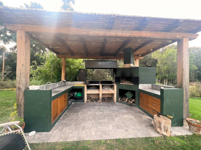 Prestigiosa azienda agricola con agriturismo e terreni in vendita a Massa Marittima