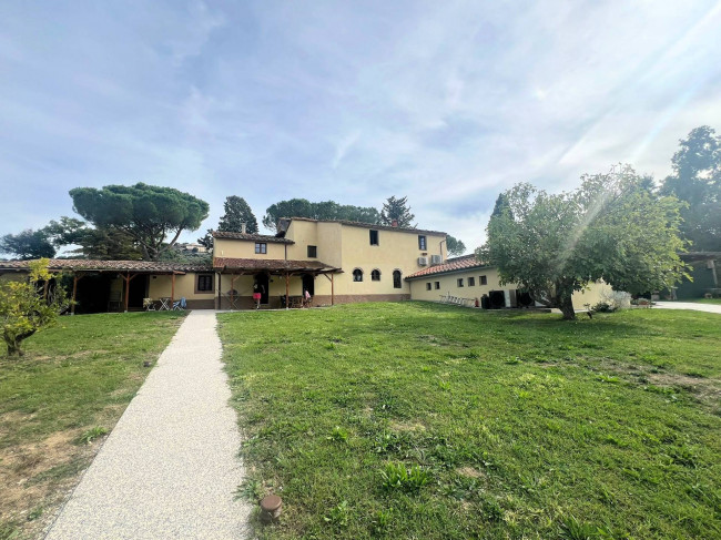 Prestigiosa azienda agricola con agriturismo e terreni in vendita a Massa Marittima