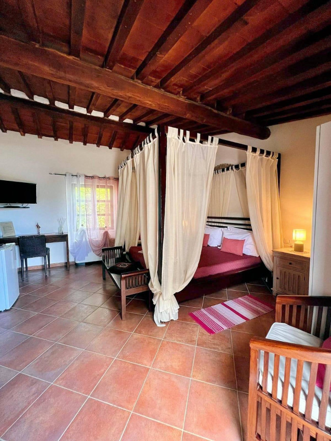 Prestigiosa azienda agricola con agriturismo e terreni in vendita a Massa Marittima