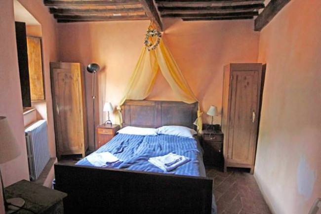 Rustico in stile Toscano con ampio terreno piscina laghetto e vista panoramica in vendita a San Marcello Piteglio