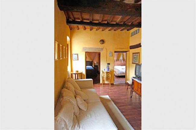 Rustico in stile Toscano con ampio terreno piscina laghetto e vista panoramica in vendita a San Marcello Piteglio