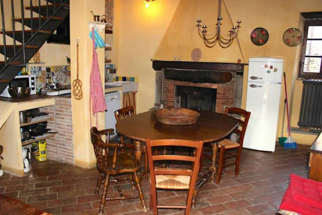 Rustico in stile Toscano con ampio terreno piscina laghetto e vista panoramica in vendita a San Marcello Piteglio