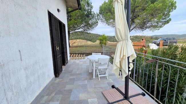 Villetta unifamiliare con ampio giardino e vista panoramica in vendita a Gavorrano