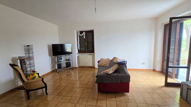 Villetta unifamiliare con ampio giardino e vista panoramica in vendita a Gavorrano