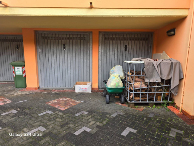 Attico posto al piano secondo con ascensore cantina e garages in vendita a Altopascio