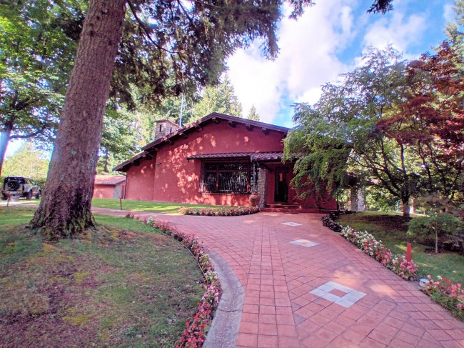 Bellissima villa unifamiliare con annessi parco e piscina in vendita a Marliana