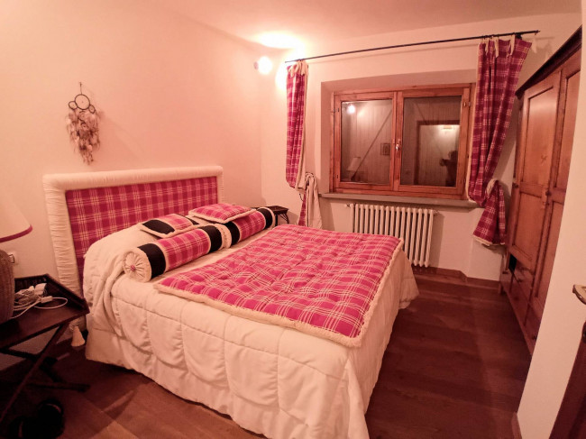 Bellissima villa unifamiliare con annessi parco e piscina in vendita a Marliana