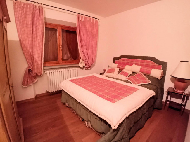 Bellissima villa unifamiliare con annessi parco e piscina in vendita a Marliana