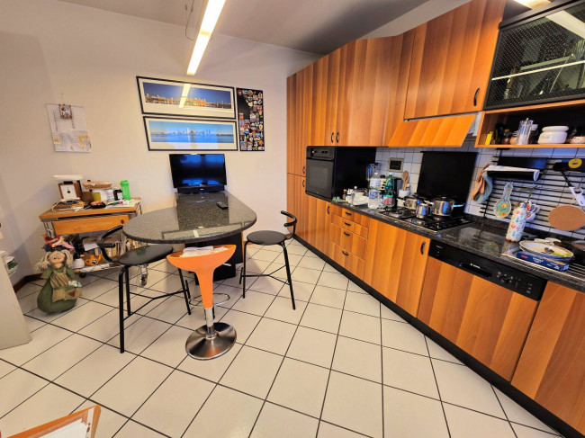 Appartamento posto al piano primo di villetta bifamiliare con garage e giardino in vendita a Buggiano