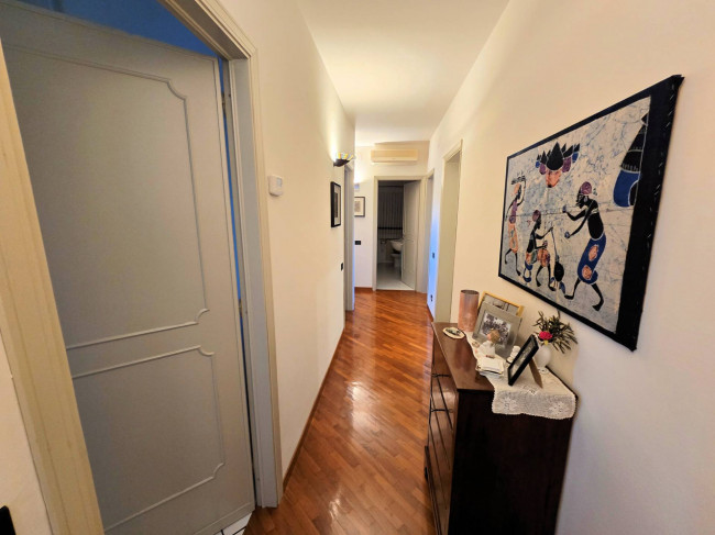 Appartamento posto al piano primo di villetta bifamiliare con garage e giardino in vendita a Buggiano