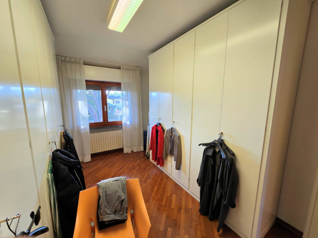 Appartamento posto al piano primo di villetta bifamiliare con garage e giardino in vendita a Buggiano