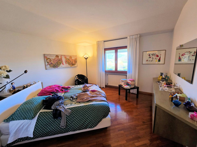Appartamento posto al piano primo di villetta bifamiliare con garage e giardino in vendita a Buggiano