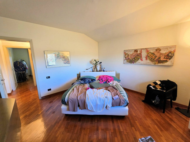 Appartamento posto al piano primo di villetta bifamiliare con garage e giardino in vendita a Buggiano