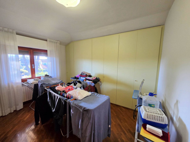 Appartamento posto al piano primo di villetta bifamiliare con garage e giardino in vendita a Buggiano