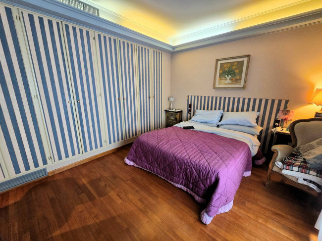 Villa di ampia superficie divisa in due appartamenti con annessi giardino e piscina in vendita a Pistoia