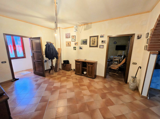 Casale con annessi ampio terreno e vista panoramica in vendita a Fucecchio