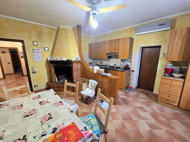 Casale con annessi ampio terreno e vista panoramica in vendita a Fucecchio