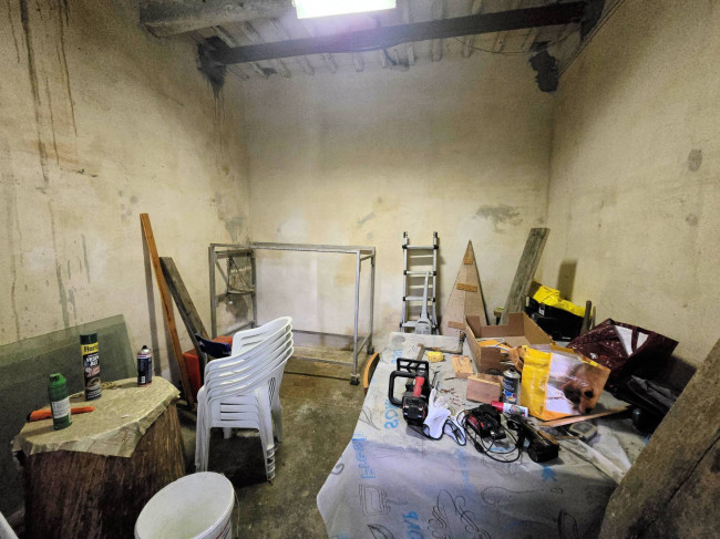 Casale con annessi ampio terreno e vista panoramica in vendita a Fucecchio