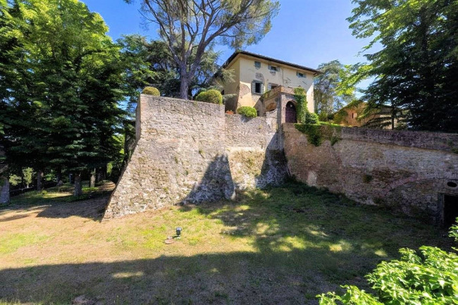 Azienda Vitivinicola di alto livello nel Chianti Classico in vendita a Siena