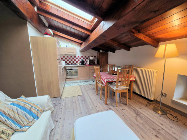 Mansarda ristrutturata nel centro del paese in vendita a Abetone Cutigliano