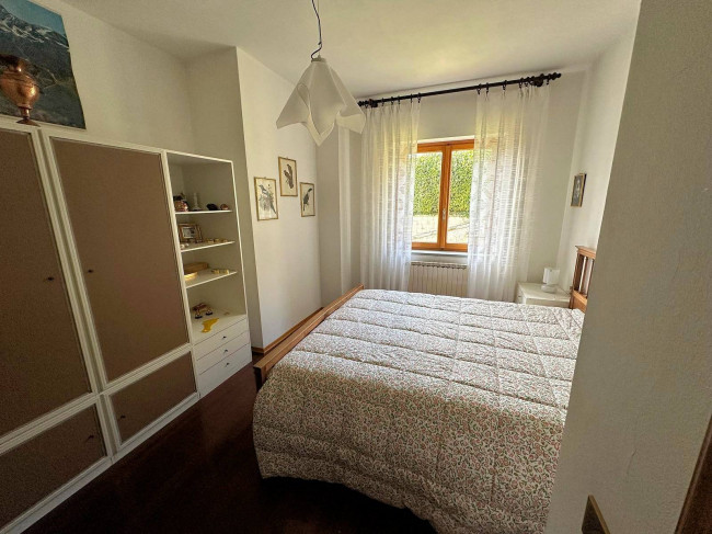 Porzione di bifamiliare posta al piano terra con giardino privato in vendita a Abetone Cutigliano