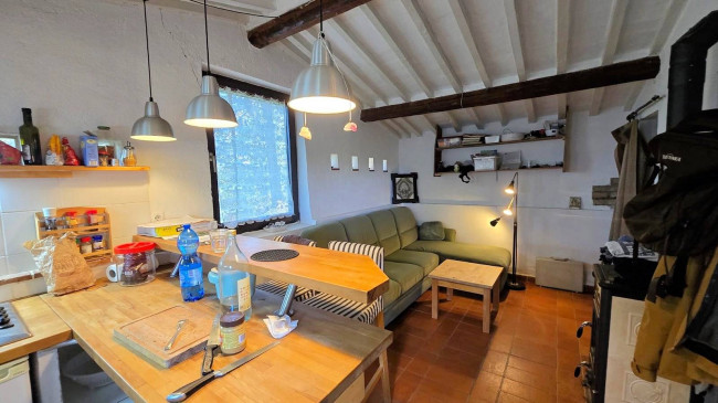 Rustico in stile Toscano con terreno in splendida posizione in vendita a Monterotondo Marittimo