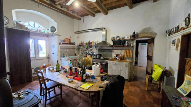 Rustico in stile Toscano con terreno in splendida posizione in vendita a Monterotondo Marittimo